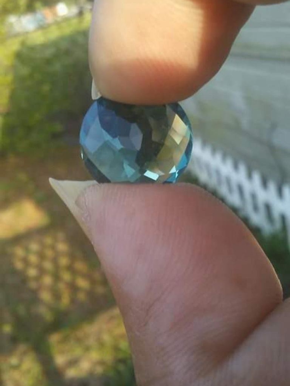 STUNNING & GORGEOUS!!! Natural 12.5ct Round Color Change Fluorite - Picture 4 of 7